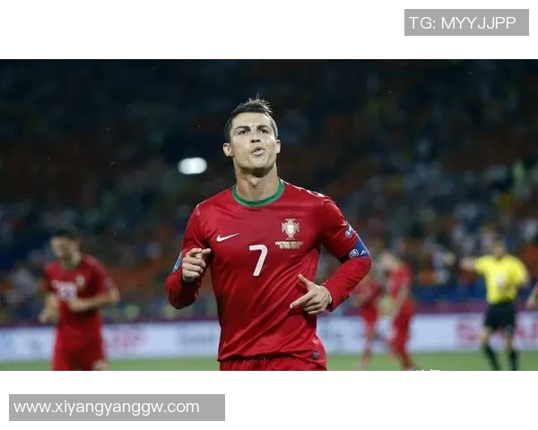 红色7号足球明星的传奇之路与辉煌成就解析